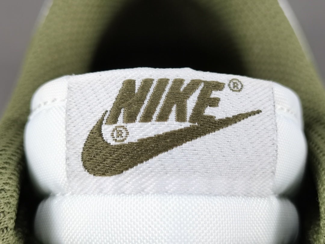 NIKE Dunk - Medium Olive Sneakers Unisex Streetwear Limited Edition