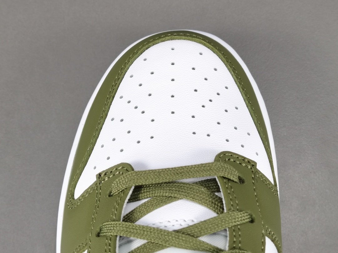NIKE Dunk - Medium Olive Sneakers Unisex Streetwear Limited Edition
