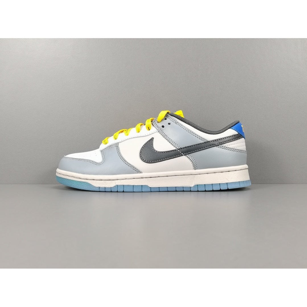 NIKE Dunk - North Carolina Sneakers - White Unisex Streetwear Limited Edition - Introducing the Nike Dunk North Carolina, a classic sneaker that pays tribute to the rich