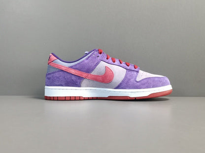 NIKE Dunk - Plum Sneakers - Red Unisex Streetwear Limited Edition