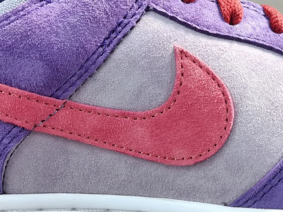 NIKE Dunk - Plum Sneakers - Red Unisex Streetwear Limited Edition