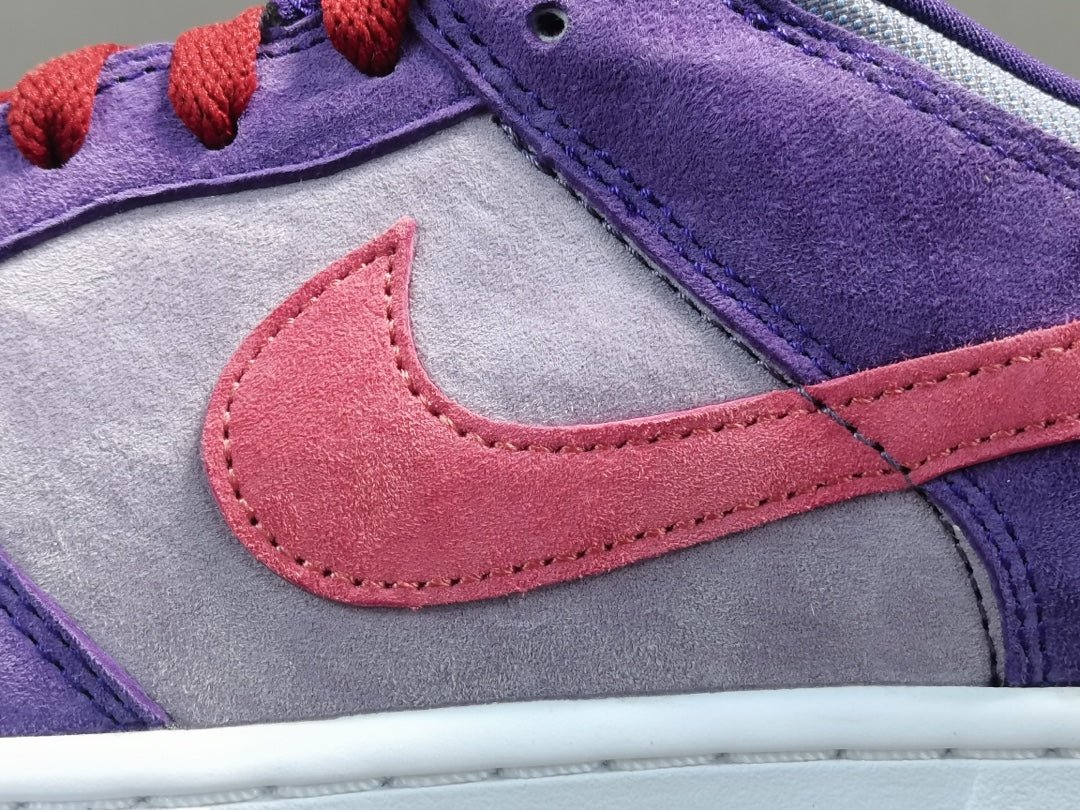 NIKE Dunk - Plum Sneakers - Red Unisex Streetwear Limited Edition