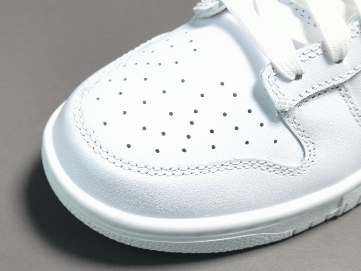 NIKE Dunk - Triple Sneakers - White Unisex Streetwear Limited Edition