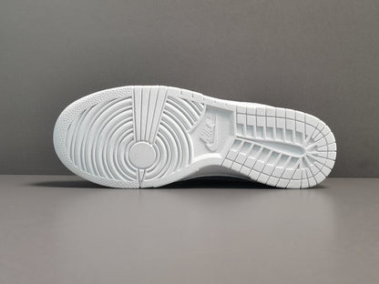 NIKE Dunk - Triple Sneakers - White Unisex Streetwear Limited Edition
