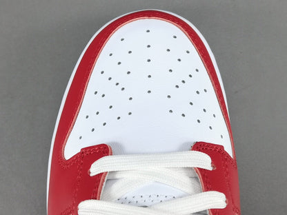 NIKE Dunk - Usc - White Unisex Streetwear Limited Edition - The Nike Dunk USC is a stylish and iconic sneaker paying homage to the University