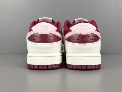NIKE Dunk - Valentines Day Sneakers - Red Unisex Streetwear Limited Edition - Celebrate love and style with the Nike Dunk Valentine's Day edition. This special release sneaker