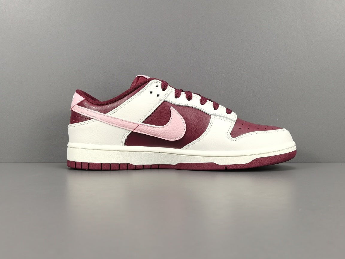NIKE Dunk - Valentines Day Sneakers - Red Unisex Streetwear Limited Edition - Celebrate love and style with the Nike Dunk Valentine's Day edition. This special release sneaker