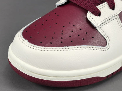 NIKE Dunk - Valentines Day Sneakers - Red Unisex Streetwear Limited Edition - Celebrate love and style with the Nike Dunk Valentine's Day edition. This special release sneaker
