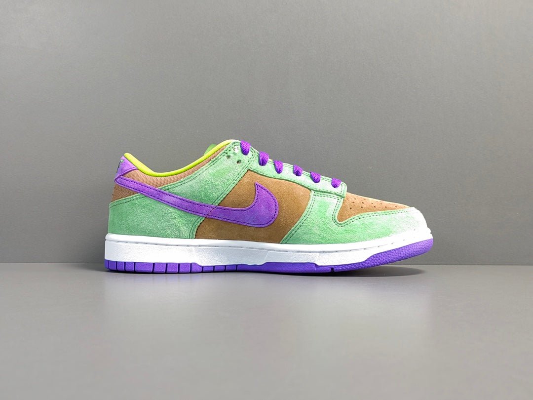 NIKE Dunk - Veneer Sneakers - Red Unisex Streetwear Limited Edition