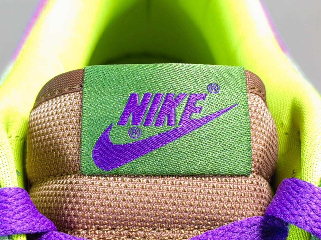 NIKE Dunk - Veneer Sneakers - Red Unisex Streetwear Limited Edition
