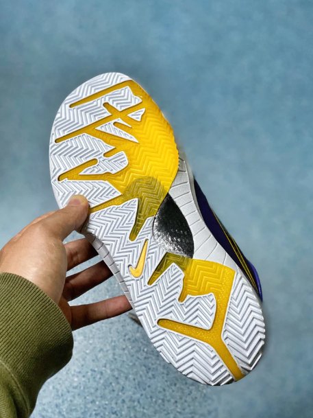 NIKE Kobe 4 - Undefeated Los Angeles Lakers - Black Unisex Streetwear Limited Edition