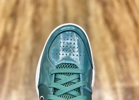 NIKE Kobe 4 - Undefeated Milwaukee Bucks Sneakers - Black Unisex Streetwear Limited Edition