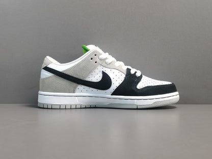 NIKE Sb Dunk - Chlorophyll Sneakers - Black Unisex Streetwear Limited Edition