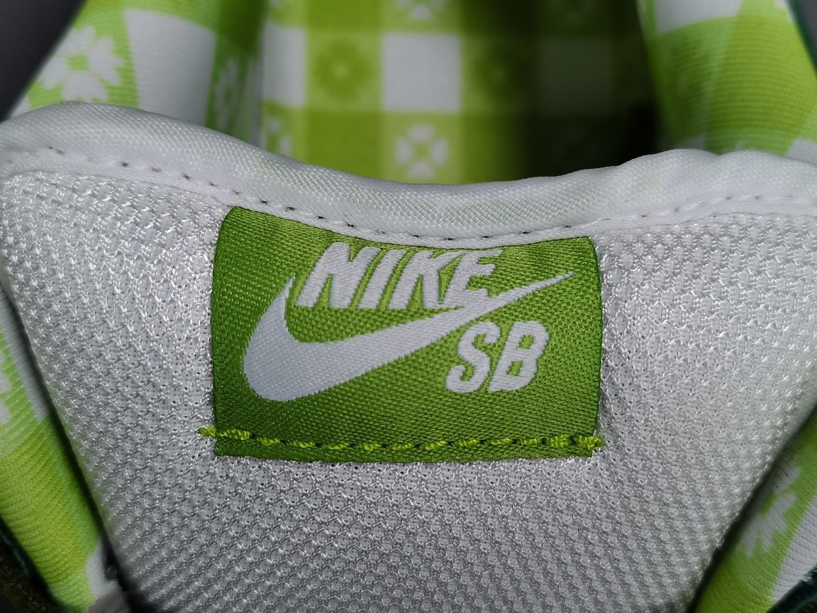 NIKE Sb Dunk - Concepts Lobster Sneakers - Green Unisex Streetwear Limited Edition
