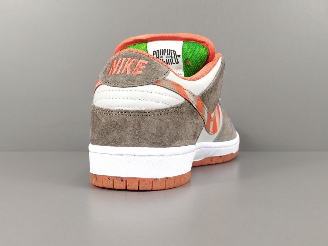 NIKE Sb Dunk - Crushed D.c. - Red Unisex Streetwear Limited Edition
