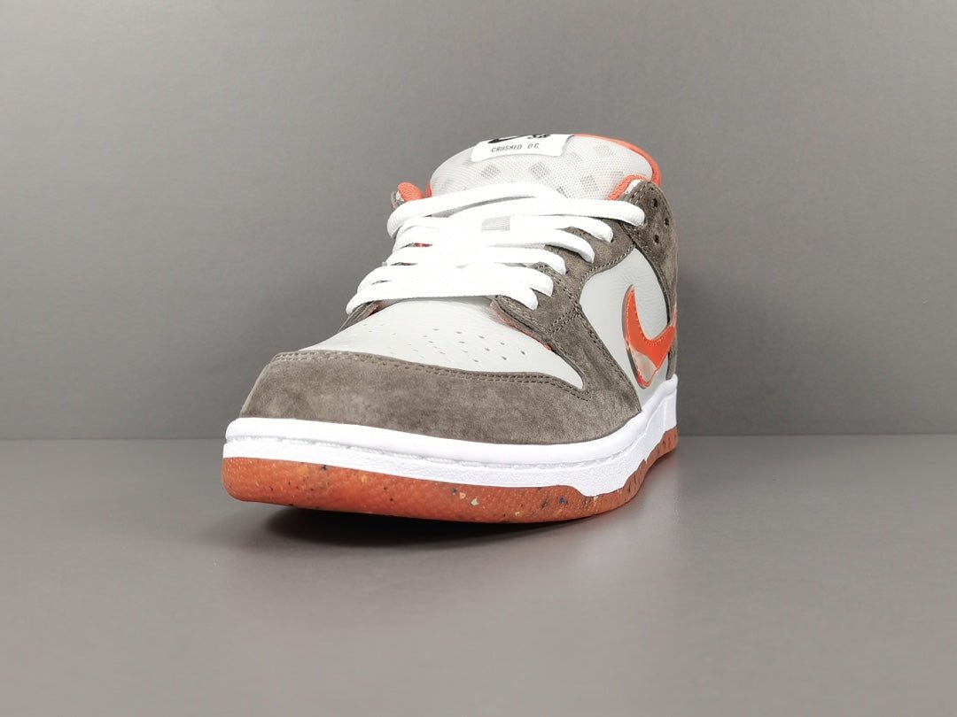 NIKE Sb Dunk - Crushed D.c. - Red Unisex Streetwear Limited Edition