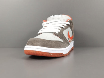 NIKE Sb Dunk - Crushed D.c. - Red Unisex Streetwear Limited Edition