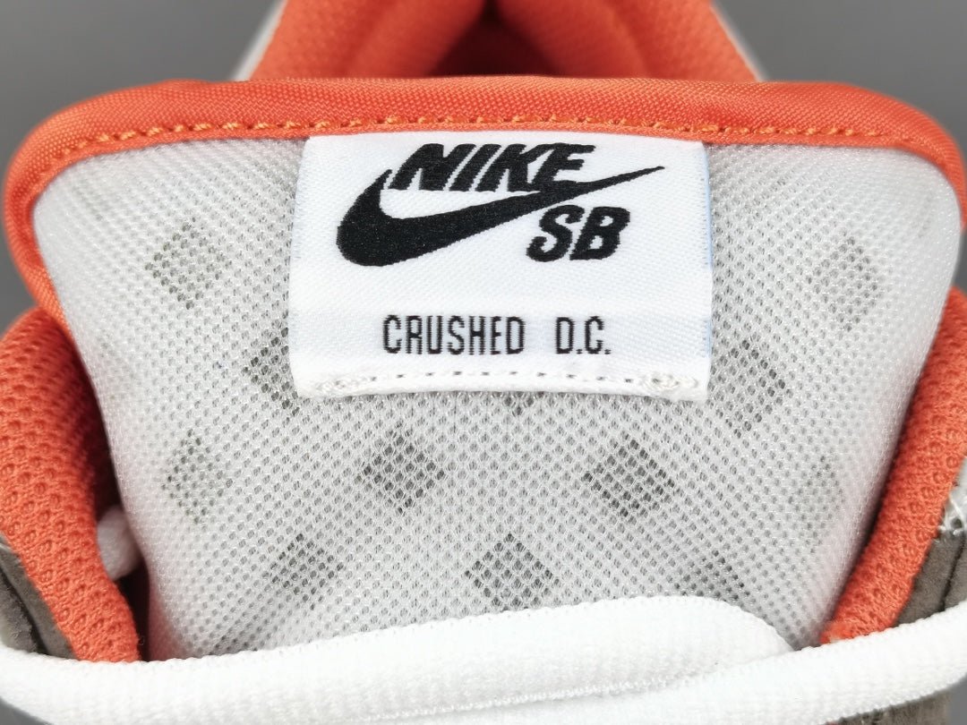 NIKE Sb Dunk - Crushed D.c. - Red Unisex Streetwear Limited Edition