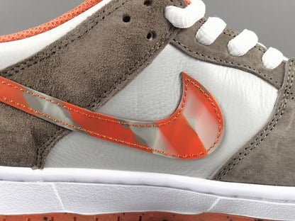NIKE Sb Dunk - Crushed D.c. - Red Unisex Streetwear Limited Edition