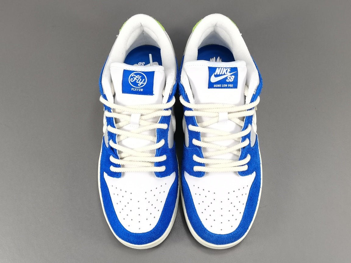 NIKE Sb Dunk - Fly Streetwear Gardenia Sneakers - Red Unisex Streetwear Limited Edition - Introducing the Nike SB Dunk Low Fly Streetwear Gardenia C a vibrant and stylish addition