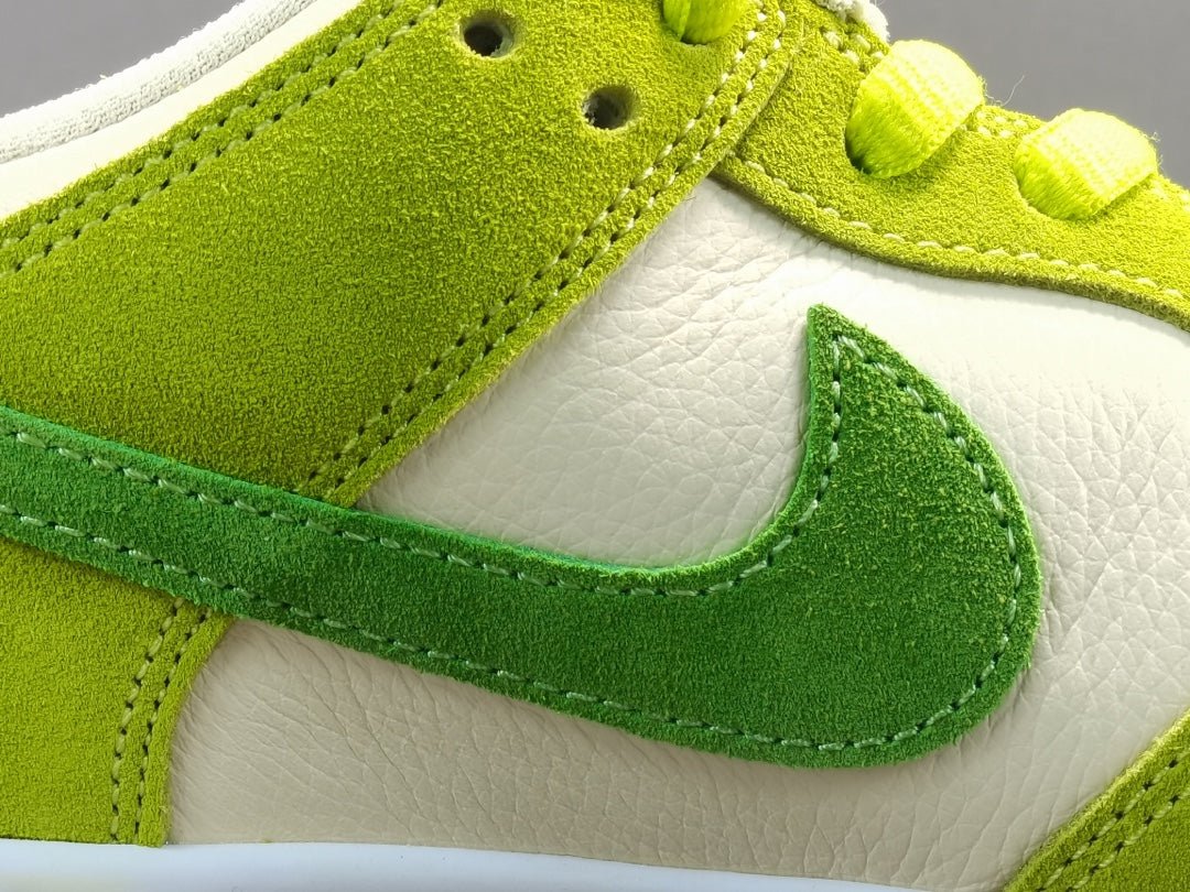 NIKE Sb Dunk - Apple Sneakers - Green Unisex Streetwear Limited Edition