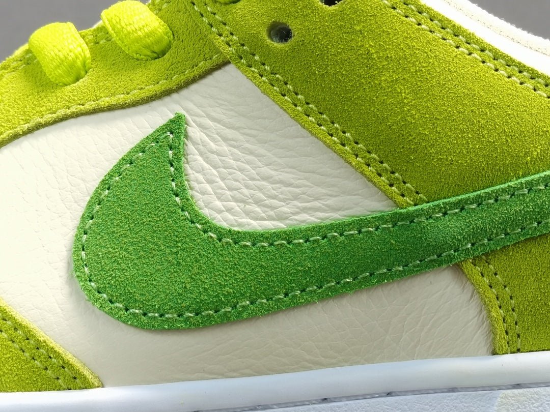 NIKE Sb Dunk - Apple Sneakers - Green Unisex Streetwear Limited Edition