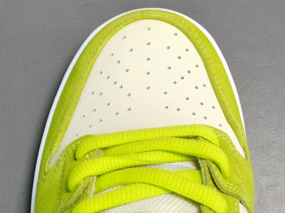 NIKE Sb Dunk - Apple Sneakers - Green Unisex Streetwear Limited Edition