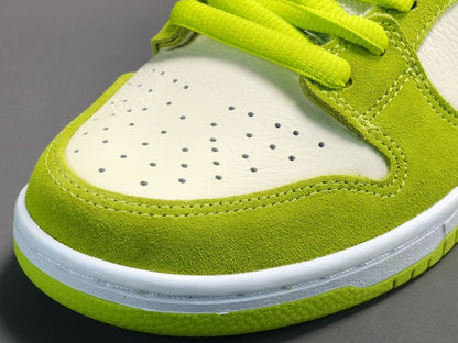 NIKE Sb Dunk - Apple Sneakers - Green Unisex Streetwear Limited Edition