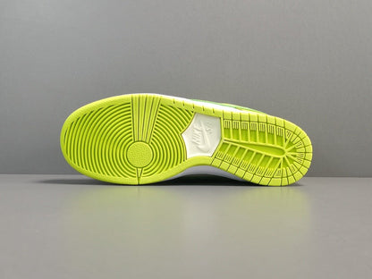 NIKE Sb Dunk - Apple Sneakers - Green Unisex Streetwear Limited Edition
