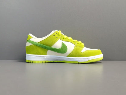 NIKE Sb Dunk - Apple Sneakers - Green Unisex Streetwear Limited Edition