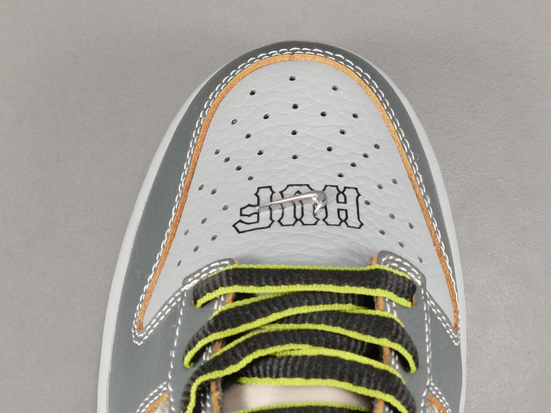 NIKE Sb Dunk - Huf (friends And Family) - Red Unisex Streetwear Limited Edition