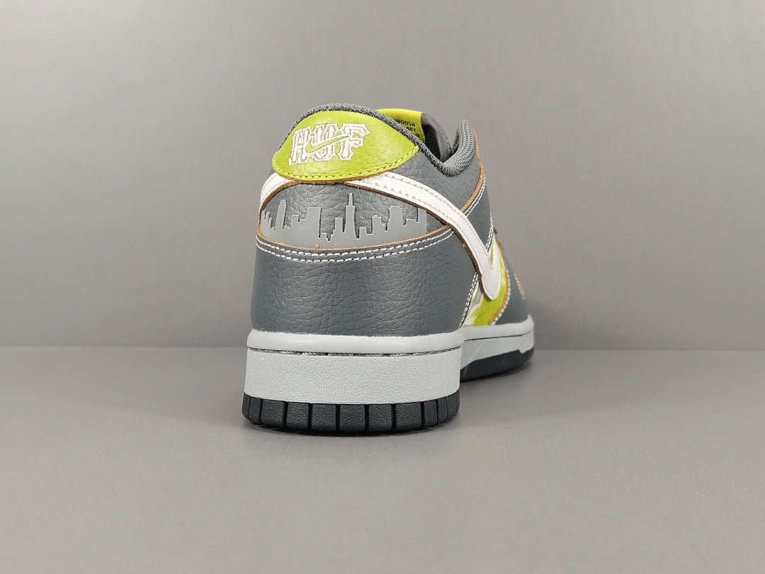 NIKE Sb Dunk - Huf (friends And Family) - Red Unisex Streetwear Limited Edition