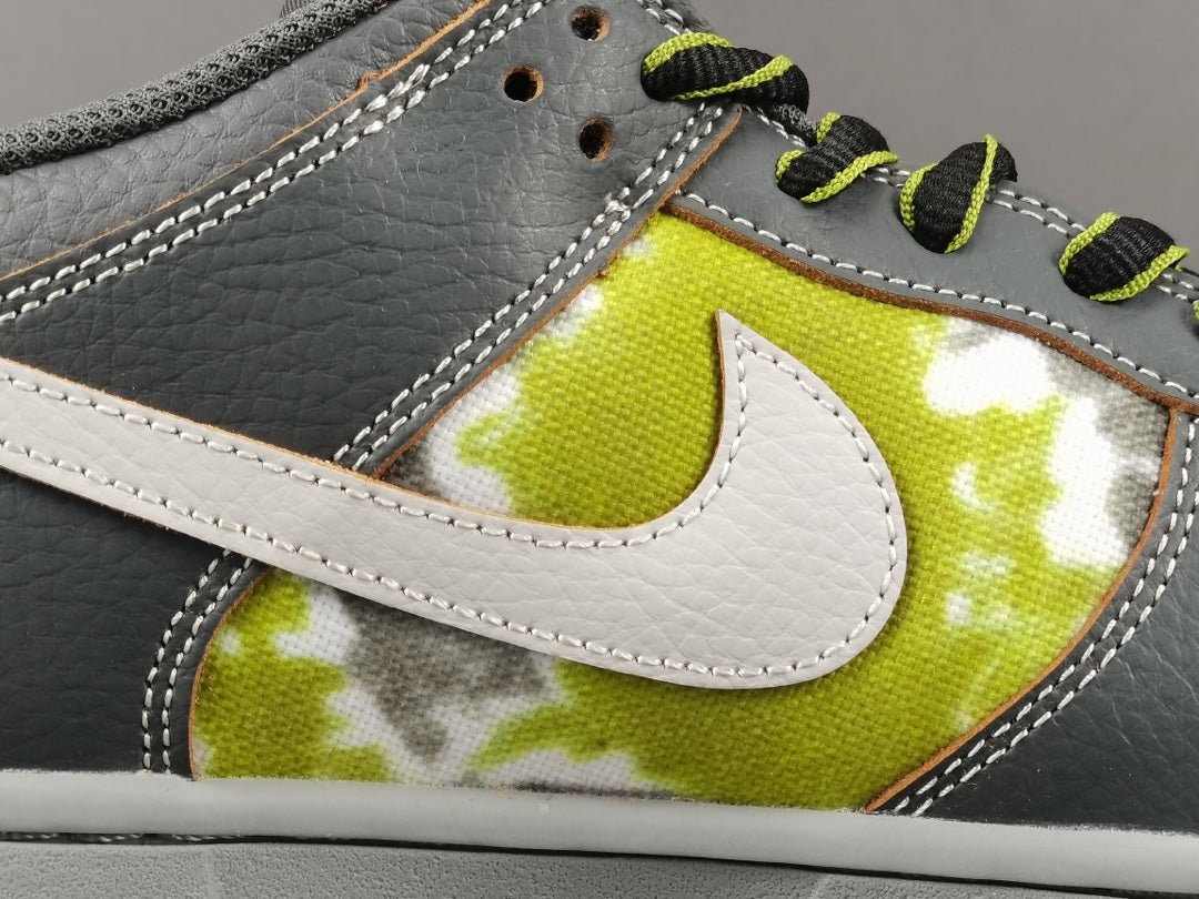 NIKE Sb Dunk - Huf (friends And Family) - Red Unisex Streetwear Limited Edition