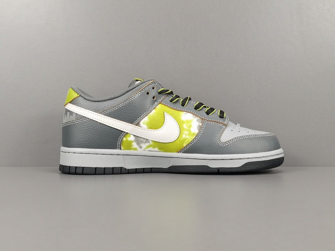 NIKE Sb Dunk - Huf (friends And Family) - Red Unisex Streetwear Limited Edition