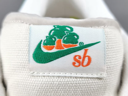 NIKE Sb Dunk - Jarritos Sneakers - Red Unisex Streetwear Limited Edition