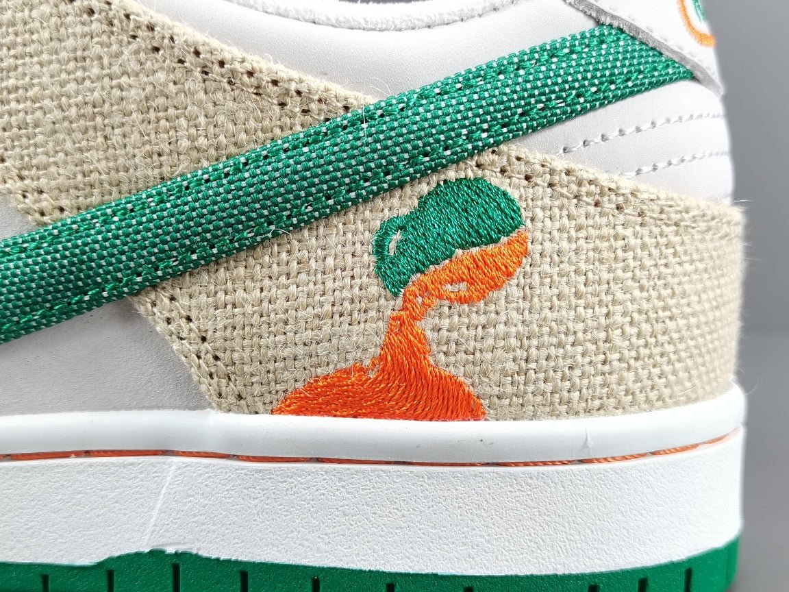 NIKE Sb Dunk - Jarritos Sneakers - Red Unisex Streetwear Limited Edition