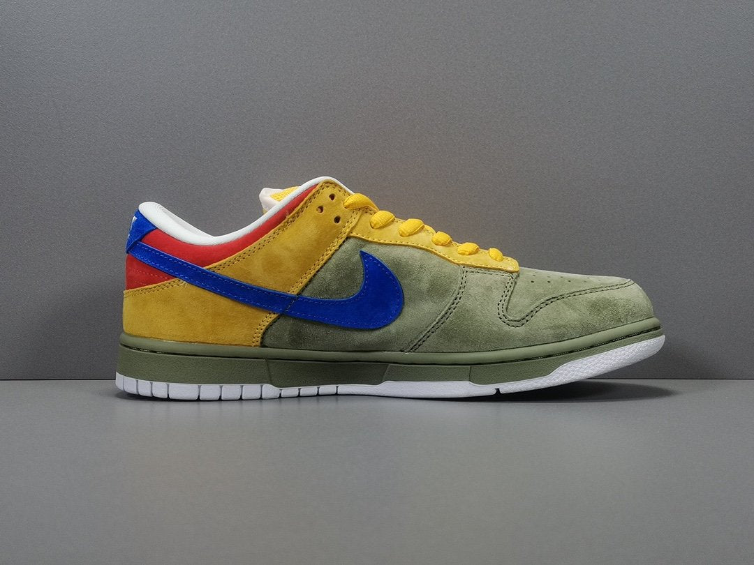 NIKE Sb Dunk - Puff N Stuff Sneakers - Red Unisex Streetwear Limited Edition