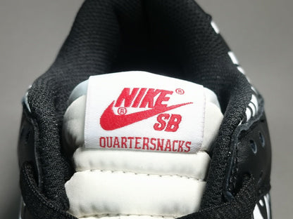 NIKE Sb Dunk - Quartersnacks Sneakers - Zebra Unisex Streetwear Limited Edition