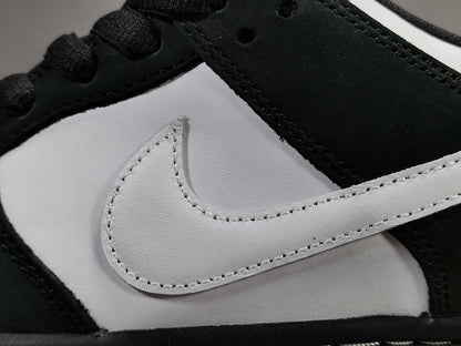 NIKE Sb Dunk - Staple Panda Pigeon Sneakers - Black Unisex Streetwear Limited Edition