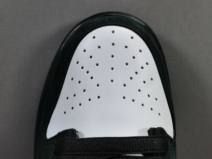 NIKE Sb Dunk - Staple Panda Pigeon Sneakers - Black Unisex Streetwear Limited Edition
