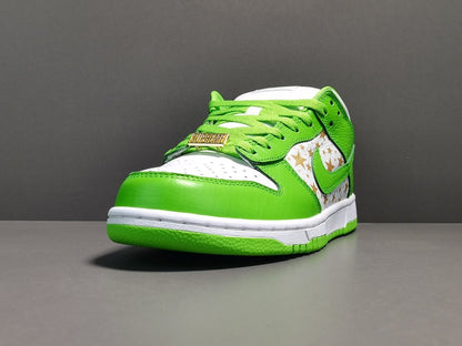 NIKE Sb Dunk - Supreme Stars Mean Sneakers - Green Unisex Streetwear Limited Edition