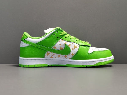 NIKE Sb Dunk - Supreme Stars Mean Sneakers - Green Unisex Streetwear Limited Edition