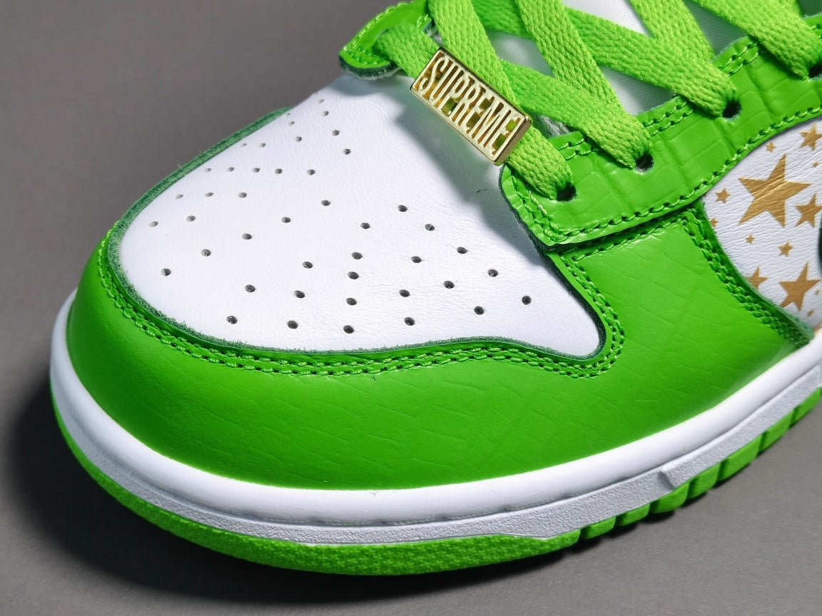 NIKE Sb Dunk - Supreme Stars Mean Sneakers - Green Unisex Streetwear Limited Edition