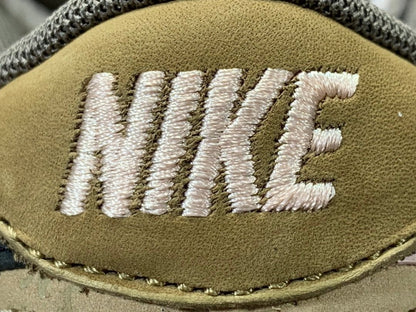 NIKE Sb Dunk - Travis Scott - Red Unisex Streetwear Limited Edition - Introducing the highly anticipated collaboration between two titans of style and innovation: the NIKE SB