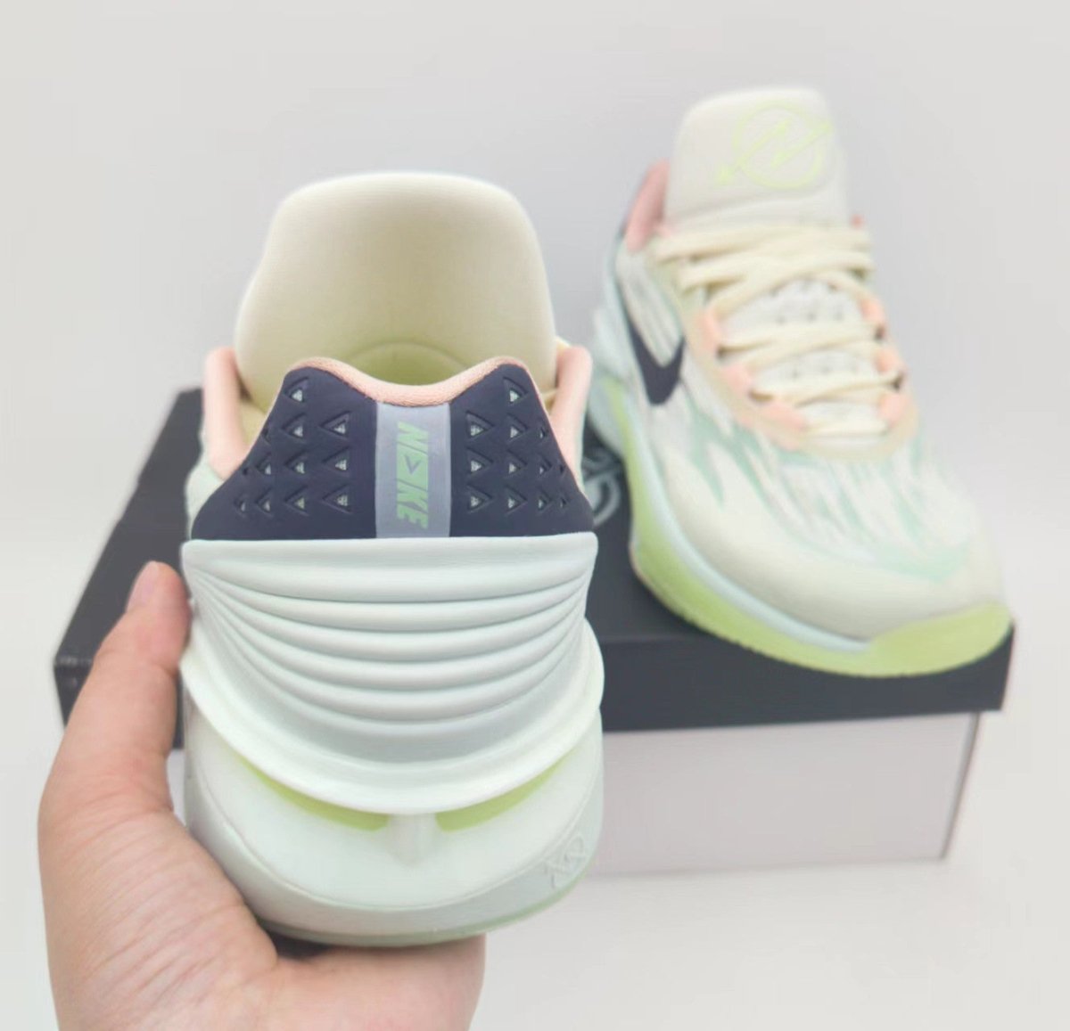 NIKE Zoom G.t. Cut 2 - Barely - Green Unisex Streetwear Limited Edition