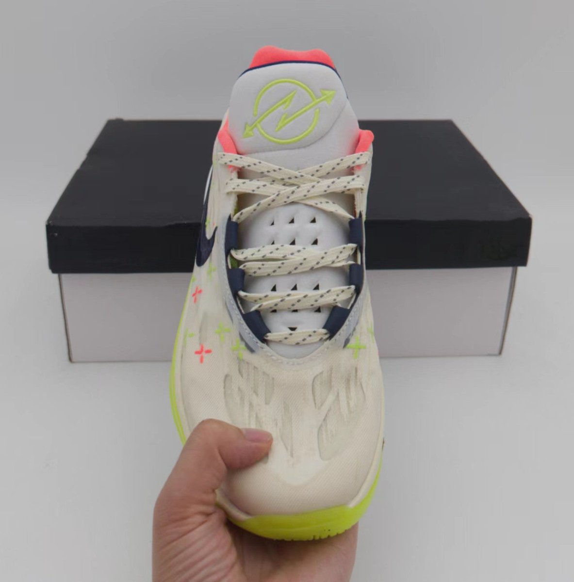NIKE Zoom G.t. Cut 2 - Crosshairs - Red Unisex Streetwear Limited Edition - Introducing the Nike Zoom GT Cut 2 Crosshairs, a sleek and performance-driven sneaker designed for