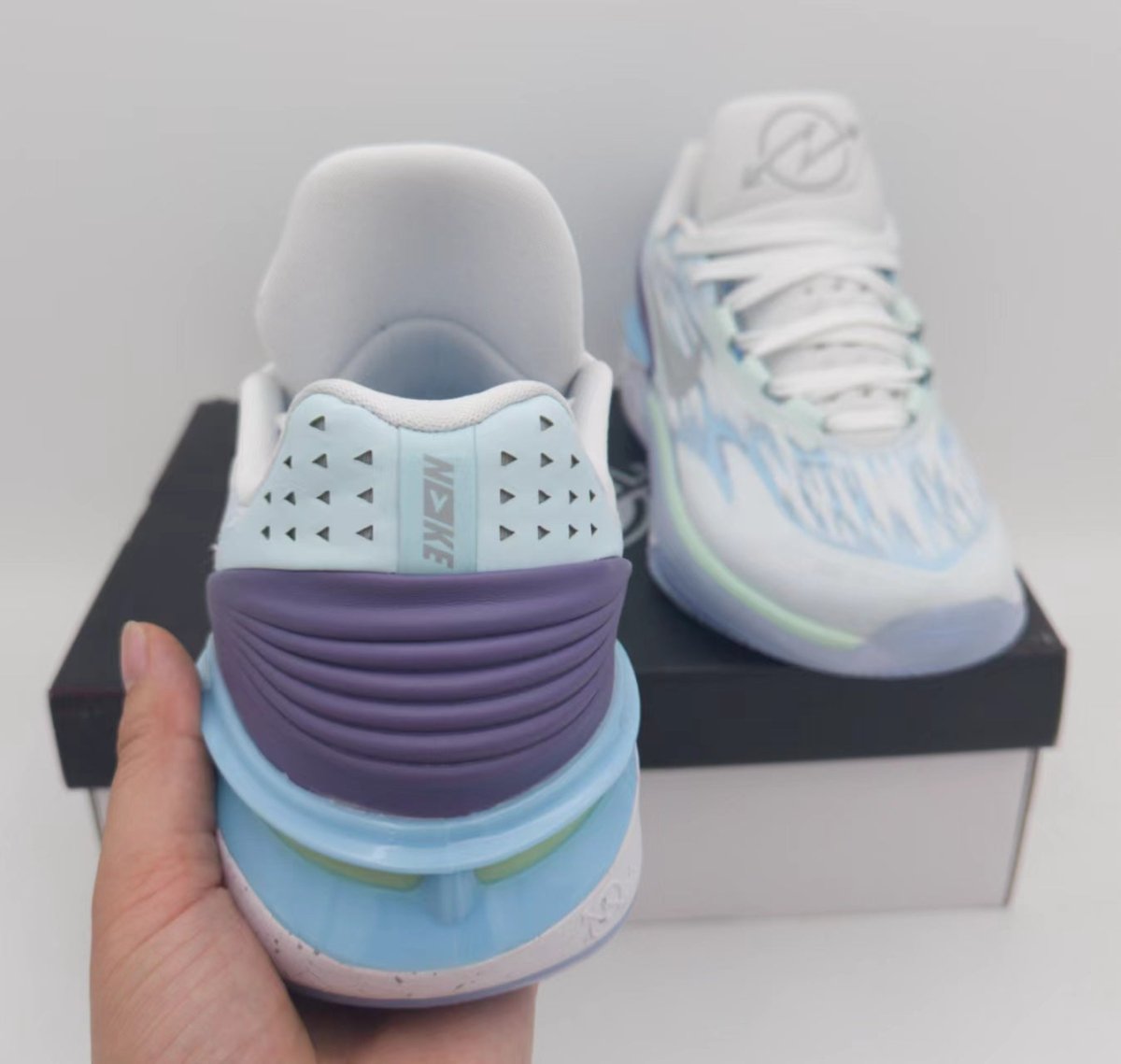 NIKE Zoom G.t. Cut 2 - Dare To Fly Unisex Streetwear Limited Edition